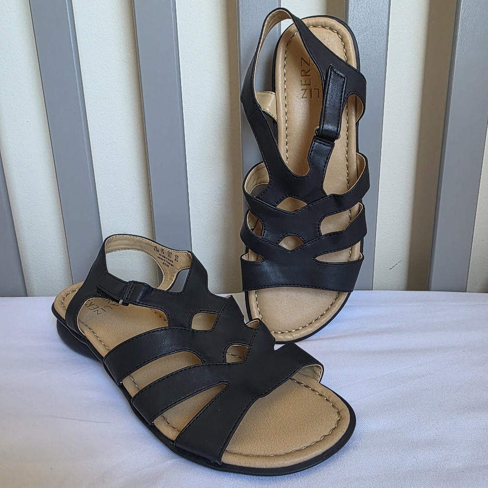 Naturalizer Womens Black Faux Leather Strappy Summer Jessie Sandal Size 9.5 EUC